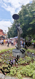 Bronze-Skulptur mit Fächer – Rosenfest, Kasanlak